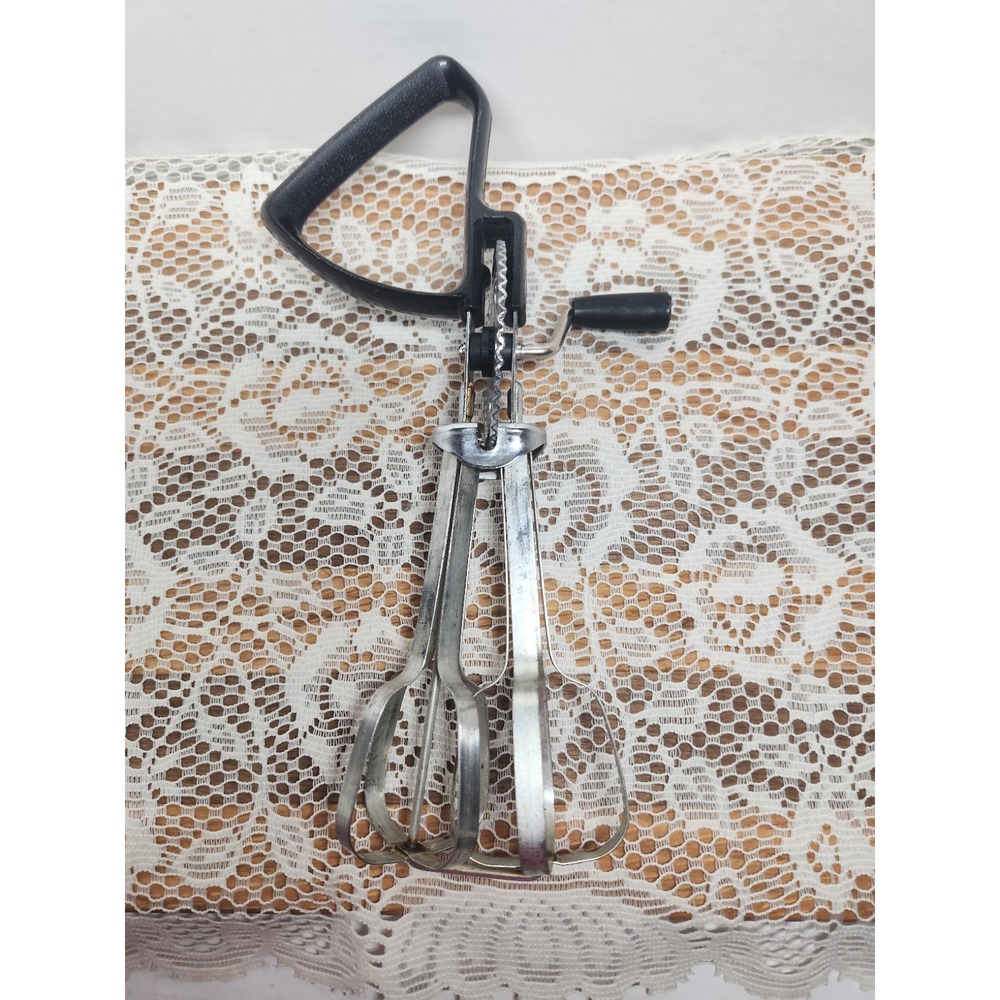 Vintage EKCO Best Egg Beater Hand Mixer Black Tilted Handle Chrome Stainless USA